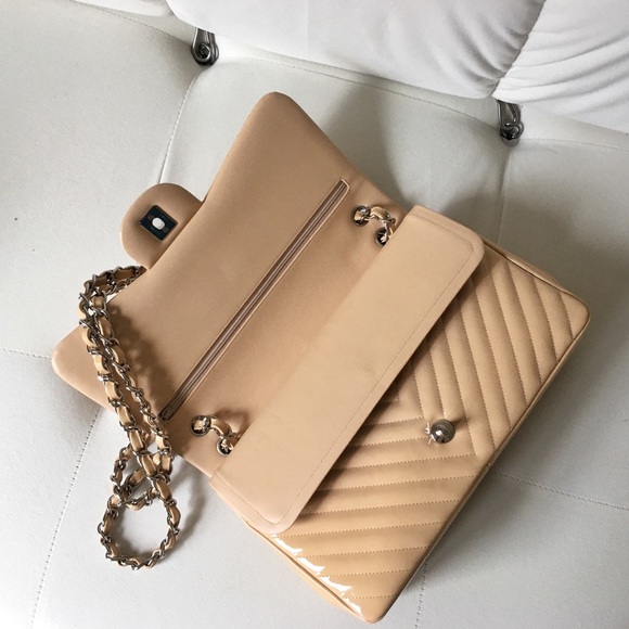 🎊2x HOST PICK🎊 Rare Chevron Chanel Jumbo Double Flap Bag - Picture 12 of 17